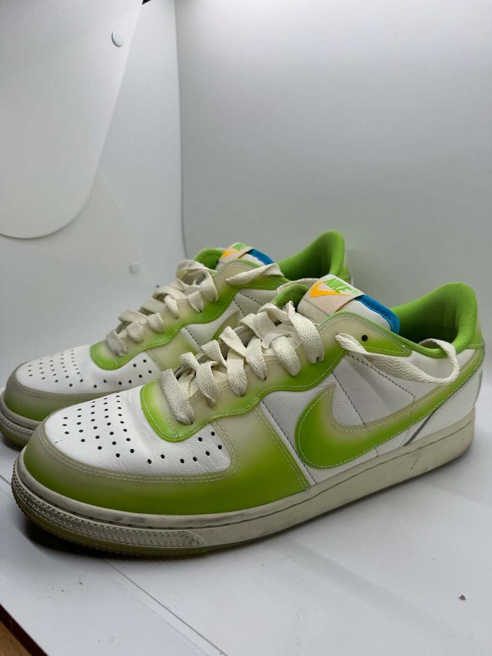 Nike Terminator Low PRM Soft Vinyl Size 10 Sail Lime Green